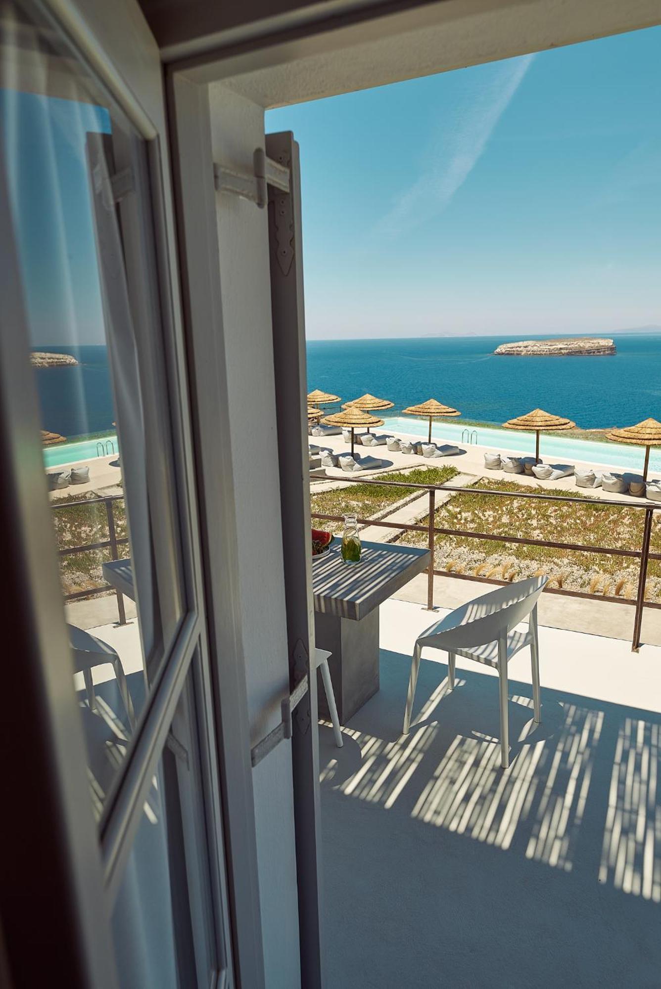 Coco-mat Santorini Hotel 3*